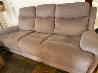 Jerome’s 3 seater Recliner MUST GO