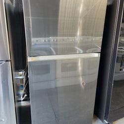Samsung Fridge 33"W 68"H 