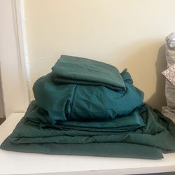 Green Full size Duvet and Sheet set 