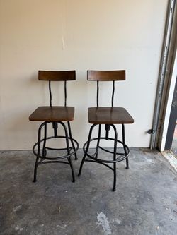 Swivel Bar Stools