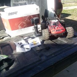 4x4 R/C Monster Tru