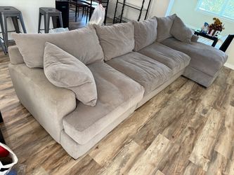 Grey  Sectional Couch Great Condition