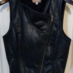 Size Small Woman's Banana Republic Vest