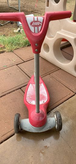Scooter $5 / radio flyer bourse $60