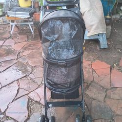 DOGGIE STROLLER