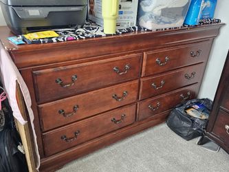 Long Cherry Wood Dresser /6-Drawer Bedroom Storage Dresser 68” L x 20”W x 37” H