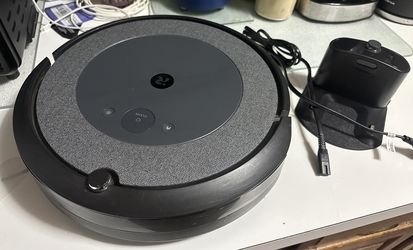 iRobot Roomba i3 RVD-Y1 Wi-Fi Connected Robot Vacuum Y1472 With Charging Dock