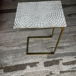 C Table / Side Table