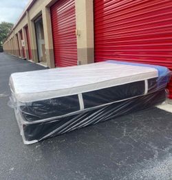 Queen Mattress Set Plush PillowTop – Brand New –  Same Day Delivery Available 🚚