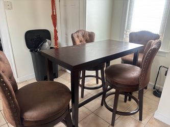 Dining Table with 4 chairs