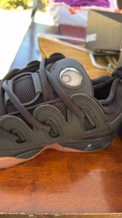 Tenis nuevos size 9 de hombre $30