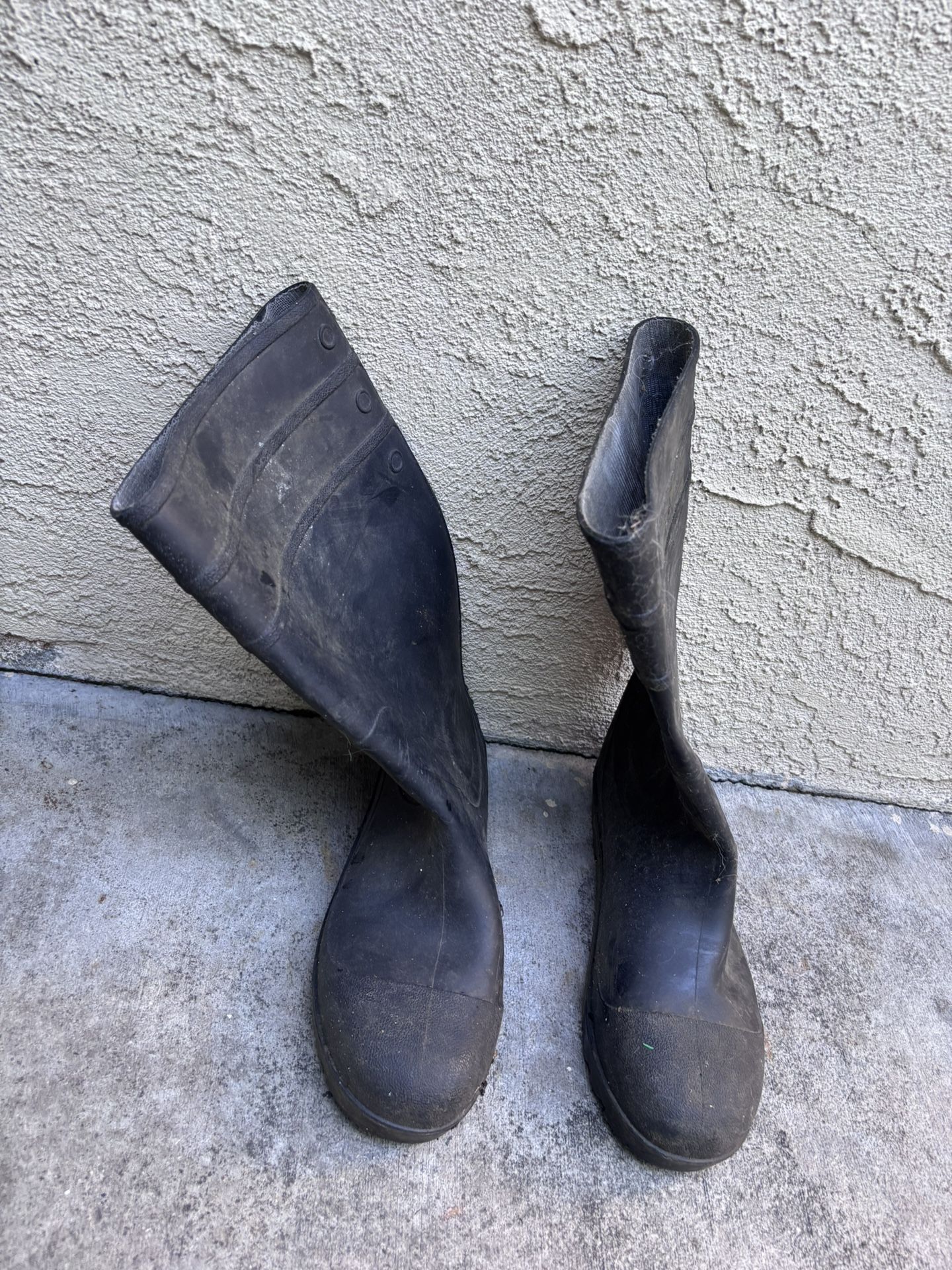 Water Boots/ Size 12