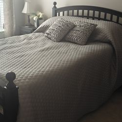 Black Queen Bed Set