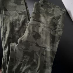 Womens Camo Leggings Size Medium Shoes Bag
