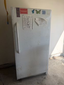 Free upright freezer