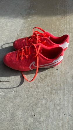 NIKE - Soccer Shoes 5.5