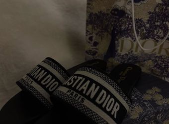 Sandals size 7