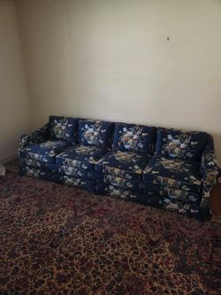 Couch set