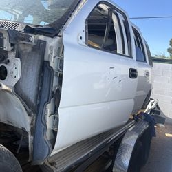 Front Doors 99-06 Chevy Tahoe, Yukon