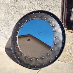 Round Mirror 