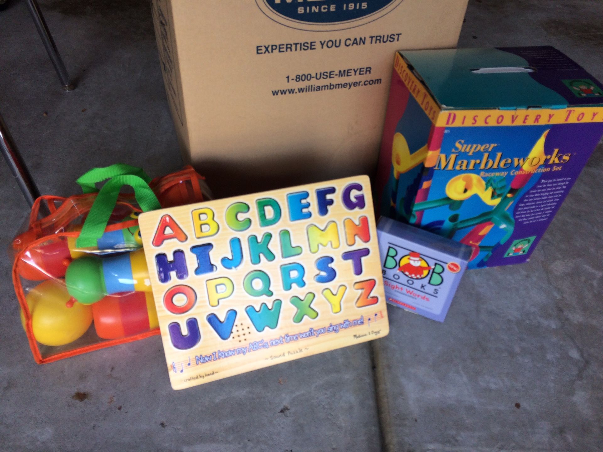 Toys/Puzzles/Games/Crafts - LARGE BOX