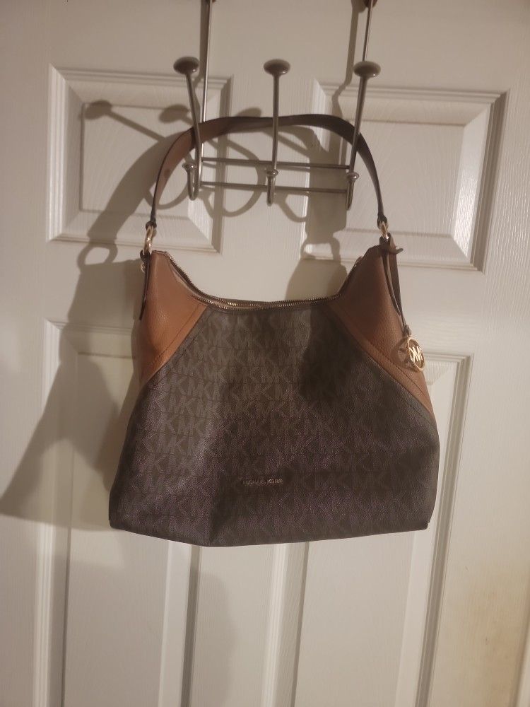 Michael Kors Mk Signature Large Purse 