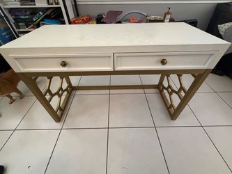 Rachel Ray make up desk