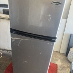 magic chef mini fridge 