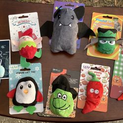 New 8 Piece Mixed Lot- Cat/Pet Toys- Many Are Halloween And Christmas Themed And Filled With Catnip