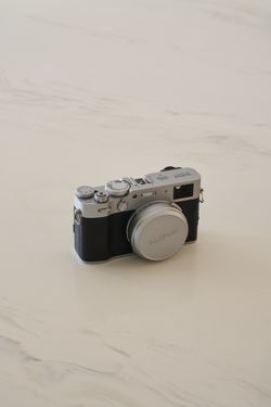 Fujifilm x100v