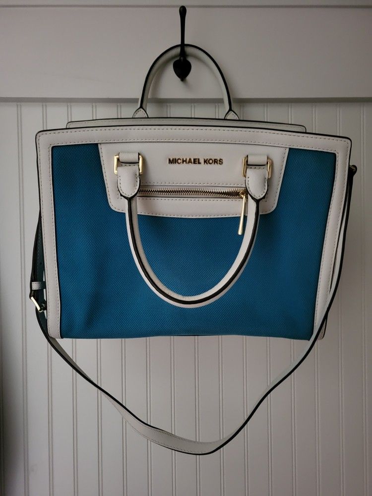 LIKE NEW MICHAEL KORS