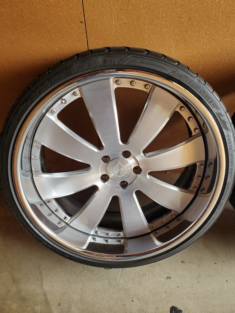 22 inch Chrome Staggered 3 Piece Rims