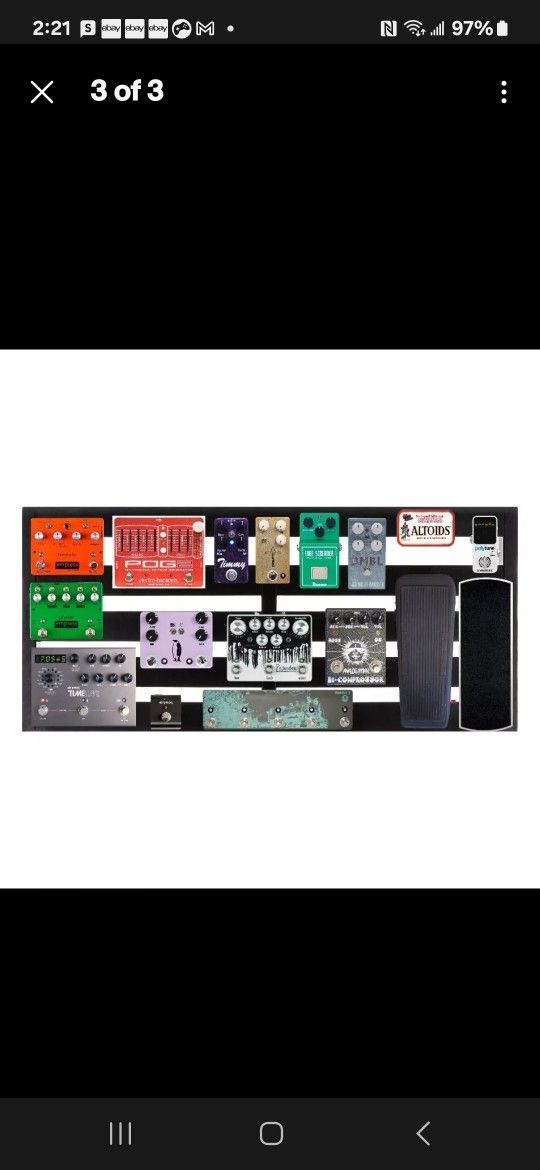 Pedaltrain Novo 32 Pedal board and carrying case.