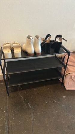 Black 3 tier show organizer