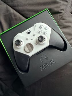 Xbox Elite Series 2 Core Controller (White) – Excellent Condition