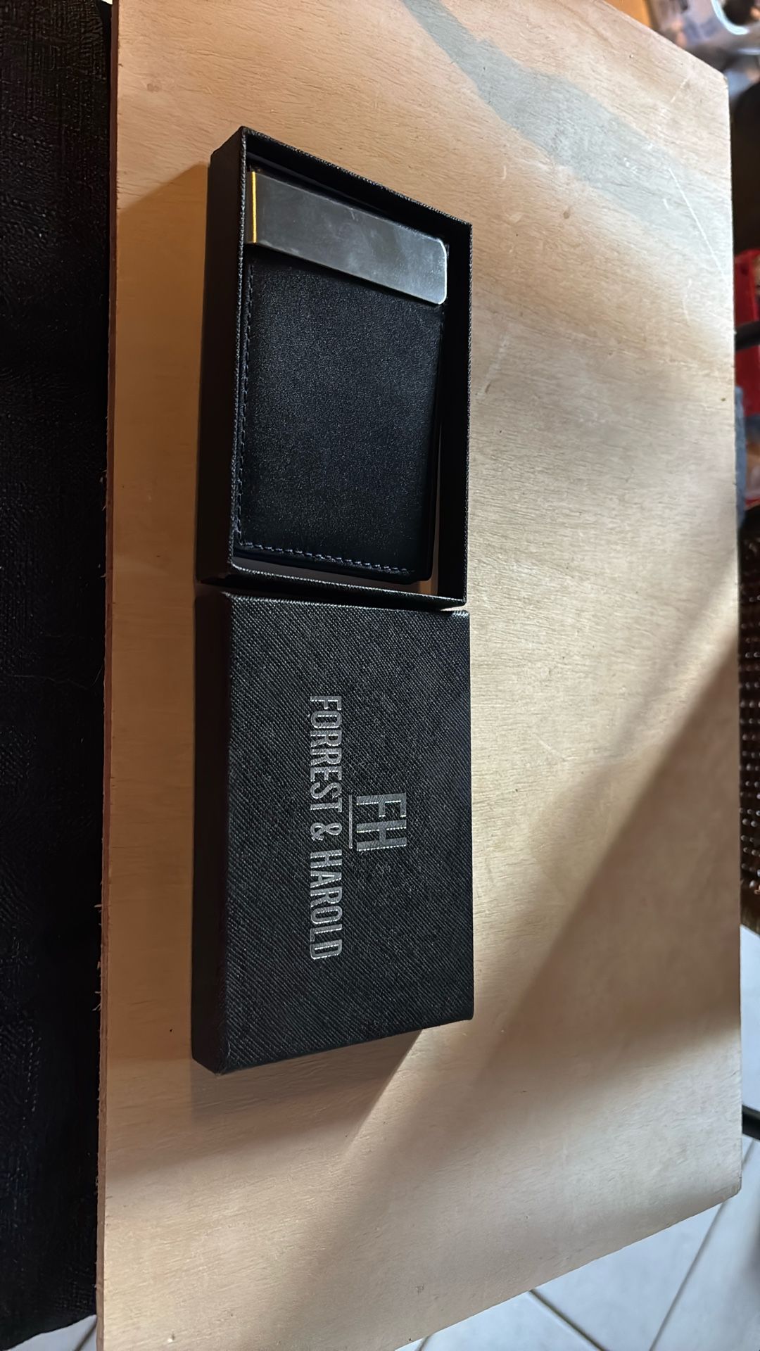 Men’s wallet with money clip forest and Harold brand new