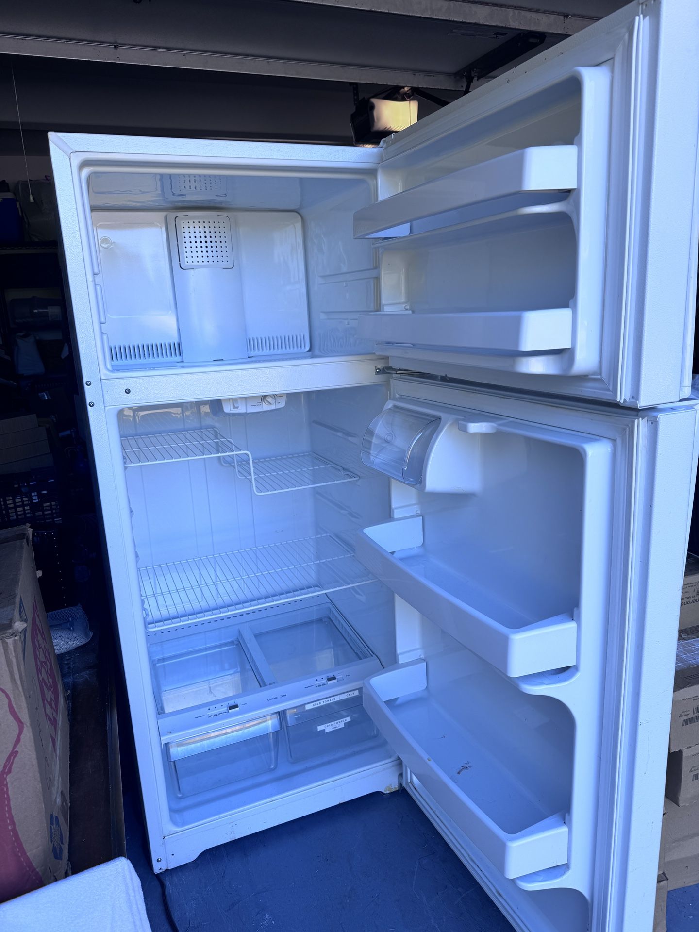GE 15.5 Cu. Ft. Top Freezer Refrigerator