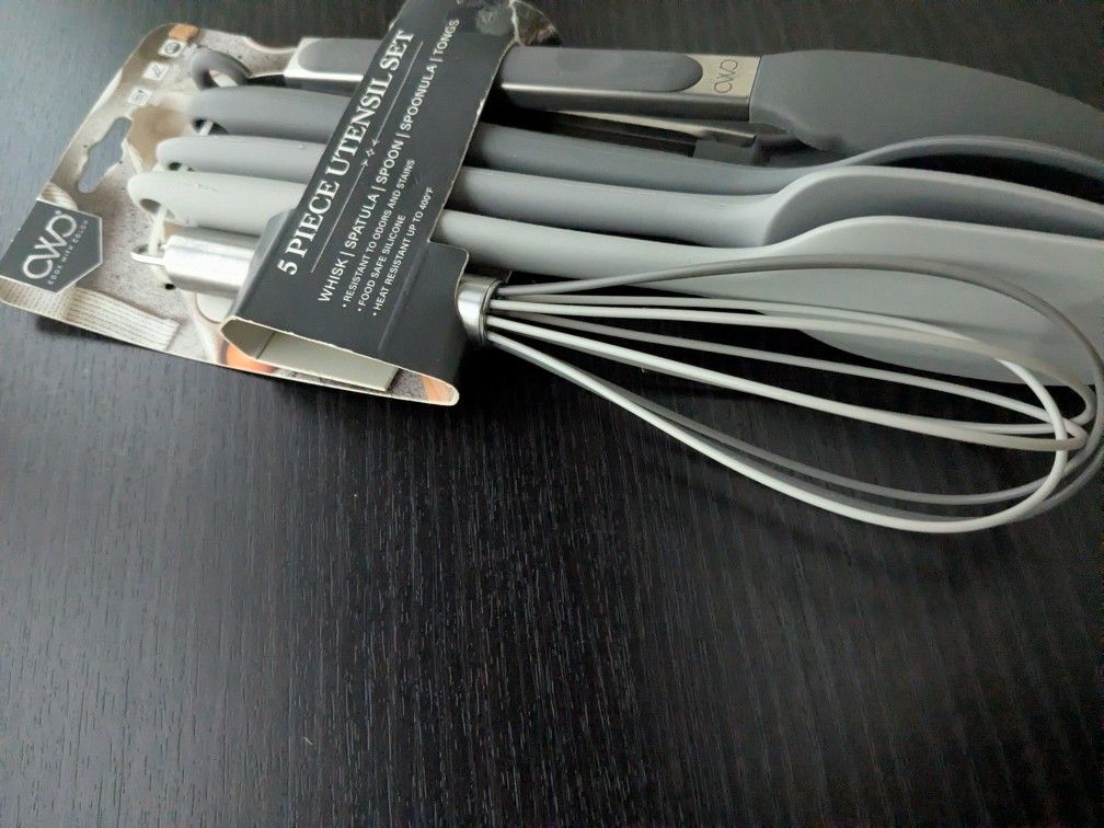 "Cook with Color" 5 Pieces Utensil Set, Silicone , New