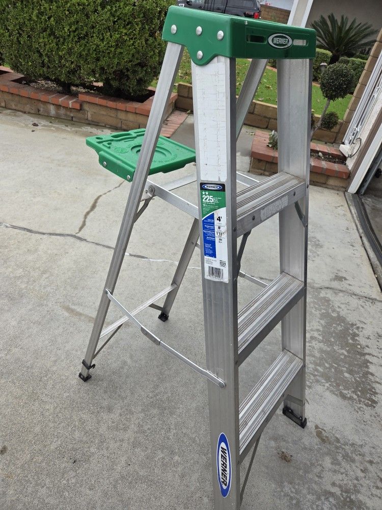 4' Ladder