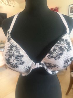 Victoria's Secret PINK Push-Up Underwire Lace Racerback Front Closure Bra in size 36DD