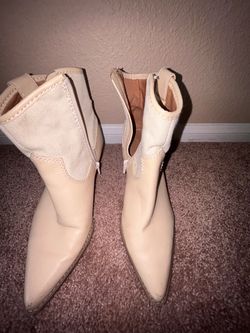 Cream Western Ankle Boots with Side Zip Size 7
