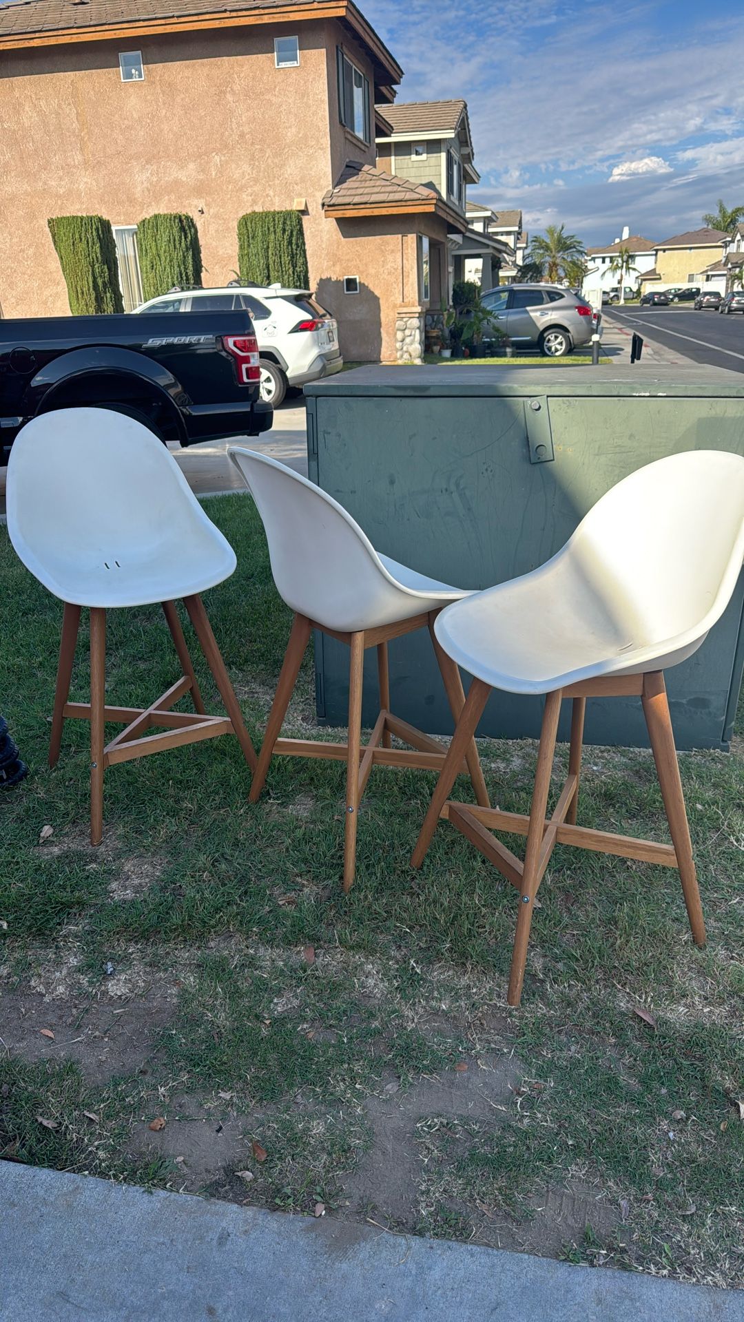 FREE Barstool chairs