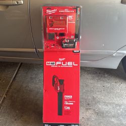 Milwaukee M18 Blower With Battery And Charger 
