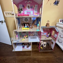Doll House 