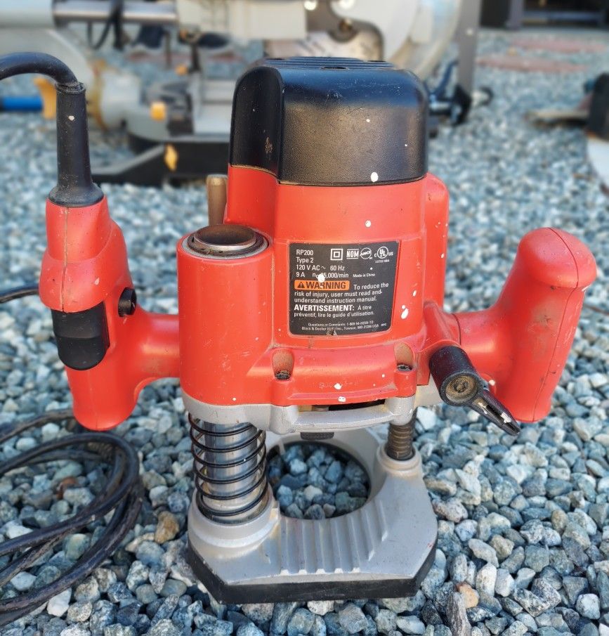 Black & Decker Corded Electric Plunge Router1 3/4 HP RP200