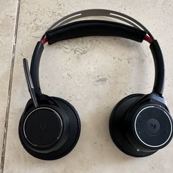  Plantronics - Voyager Focus UC (Poly) - Bluetooth Dual-Ear (Stereo) Headset with Boom Mic - USB-A Compatible with PC and/or Mac - Active Noise Cancel
