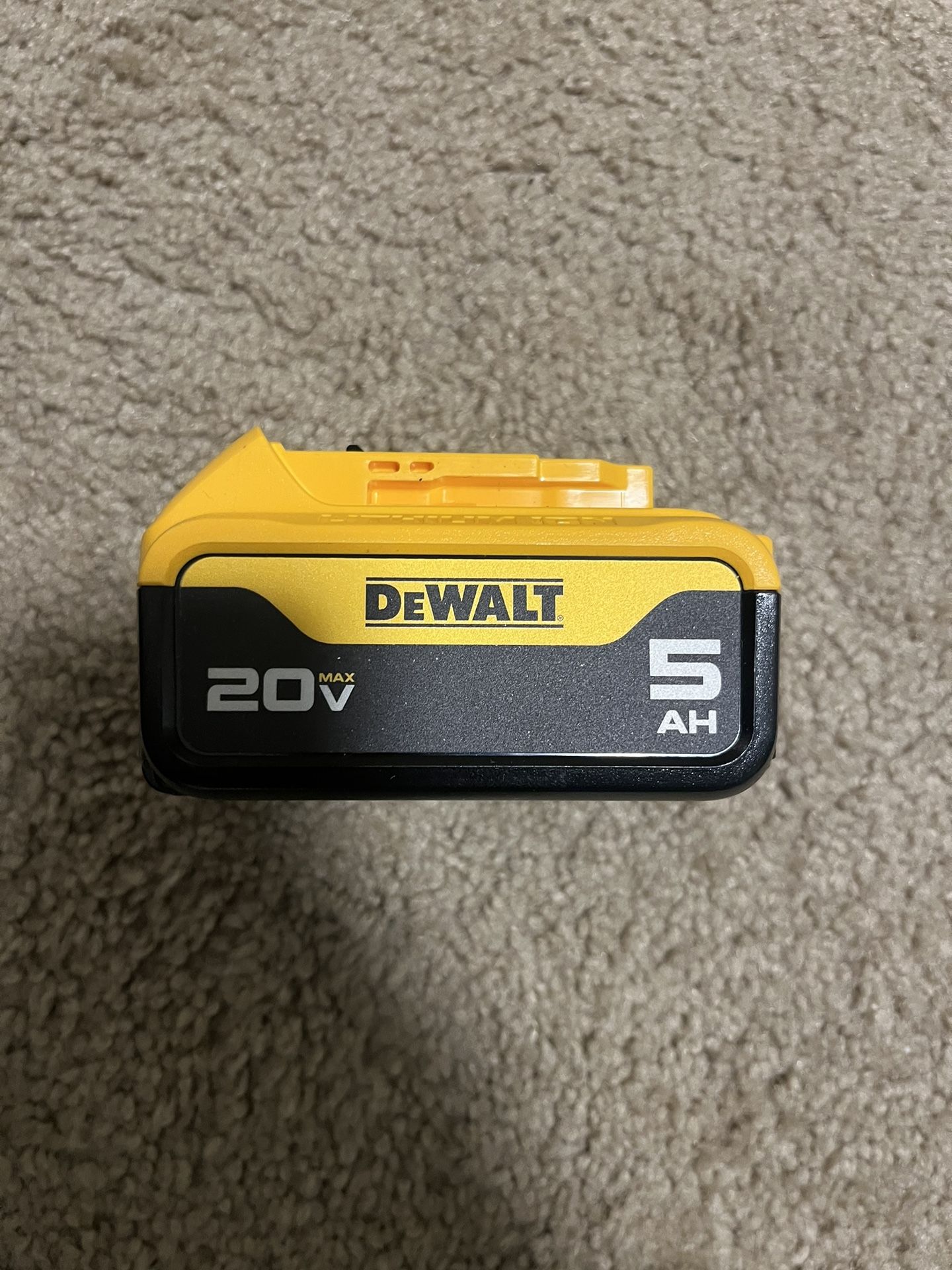 Dewalt 20v max 5.0 aH battery - NEW