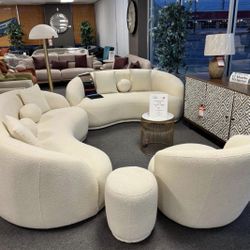 Olivia Ivory Living Room Set!!! We Do Finance!!! Same day delivery Available 