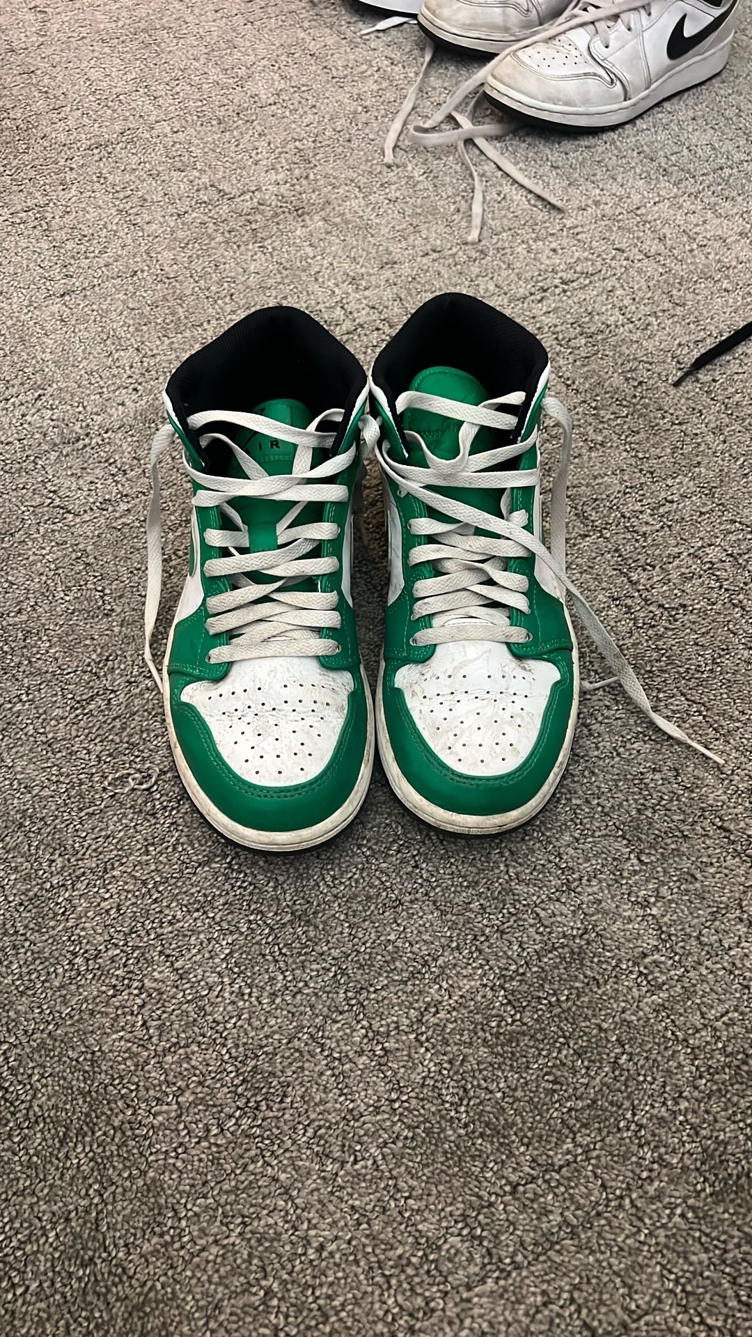 Air Jordan 1 Color: Green  Size: 7US