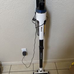 Shark Cordless Vacuum Cleaner – Works Great 